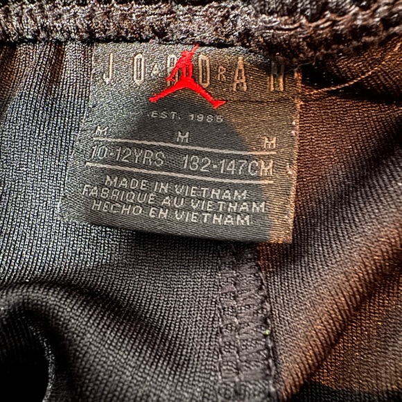 ❤️3/$30 Jordan Air Black and Red Athletic Shorts with Logo - Picture 8 of 8